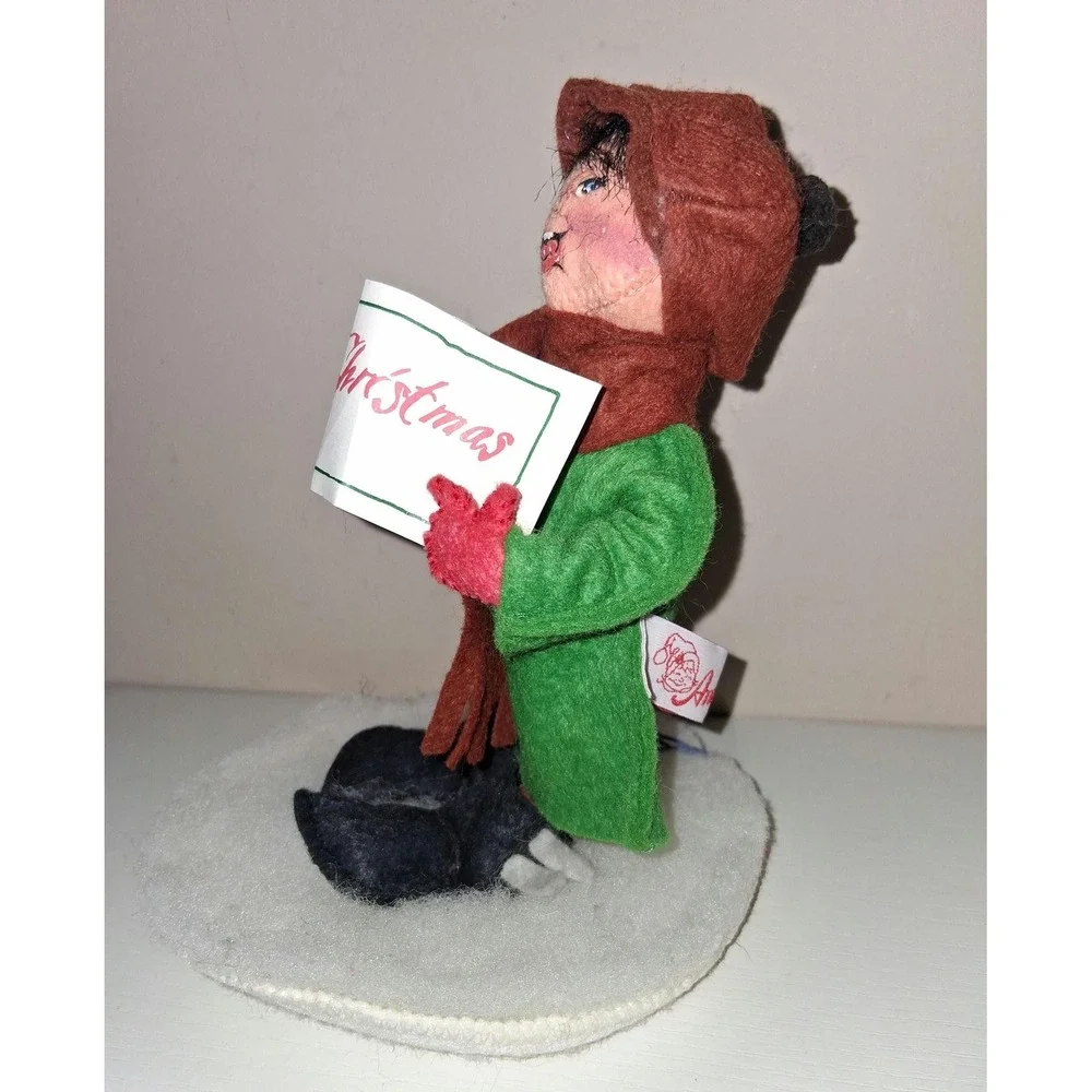 Vintage Annalee 1992 Carolers Doll Figurine – Felt Christmas Decor